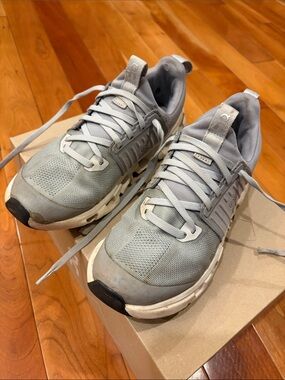 Kids light grey On cloud swift shoes (5.5)